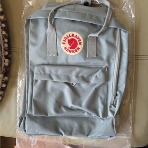 New Fjallraven Kånken Light Grey Backpack